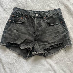 LEVI 501 BLACK JEAN SHORT